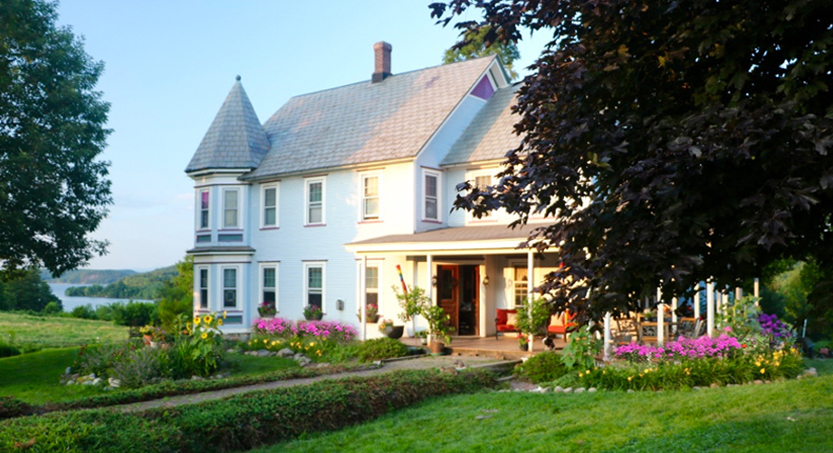Inn on Lake Champlain Adirondack Farm Bed and Breakfast (B&B in