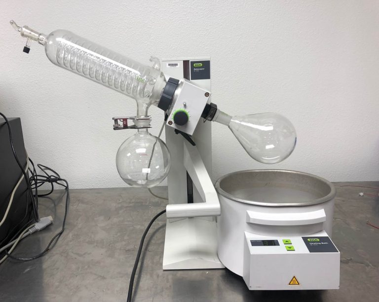 Buchi R100 Rotavapor Evaporator including the BH100 Bath and Glassware