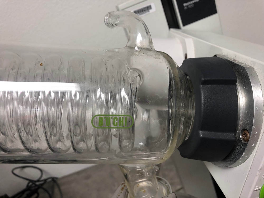 Buchi R100 Rotavapor Evaporator including the BH100 Bath and Glassware