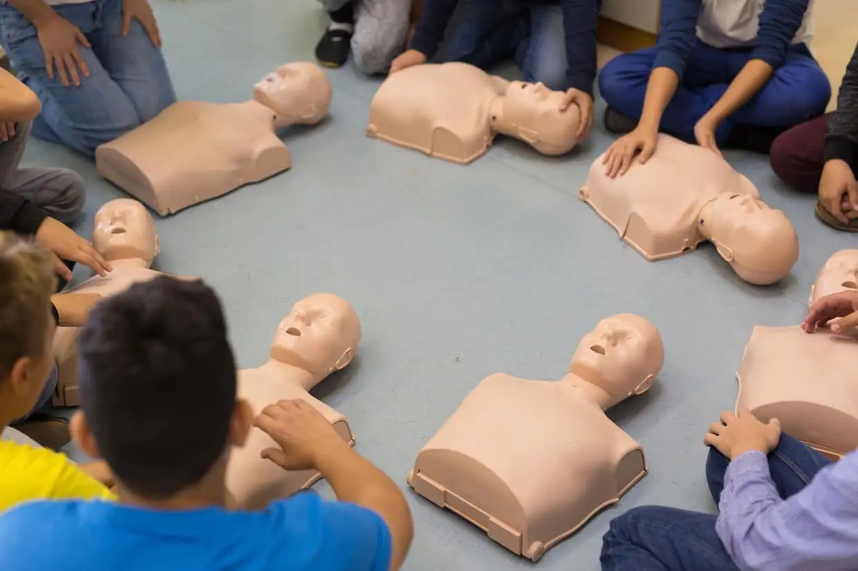 Cpr And First Aid Classes Near Me Cost Várias Classes