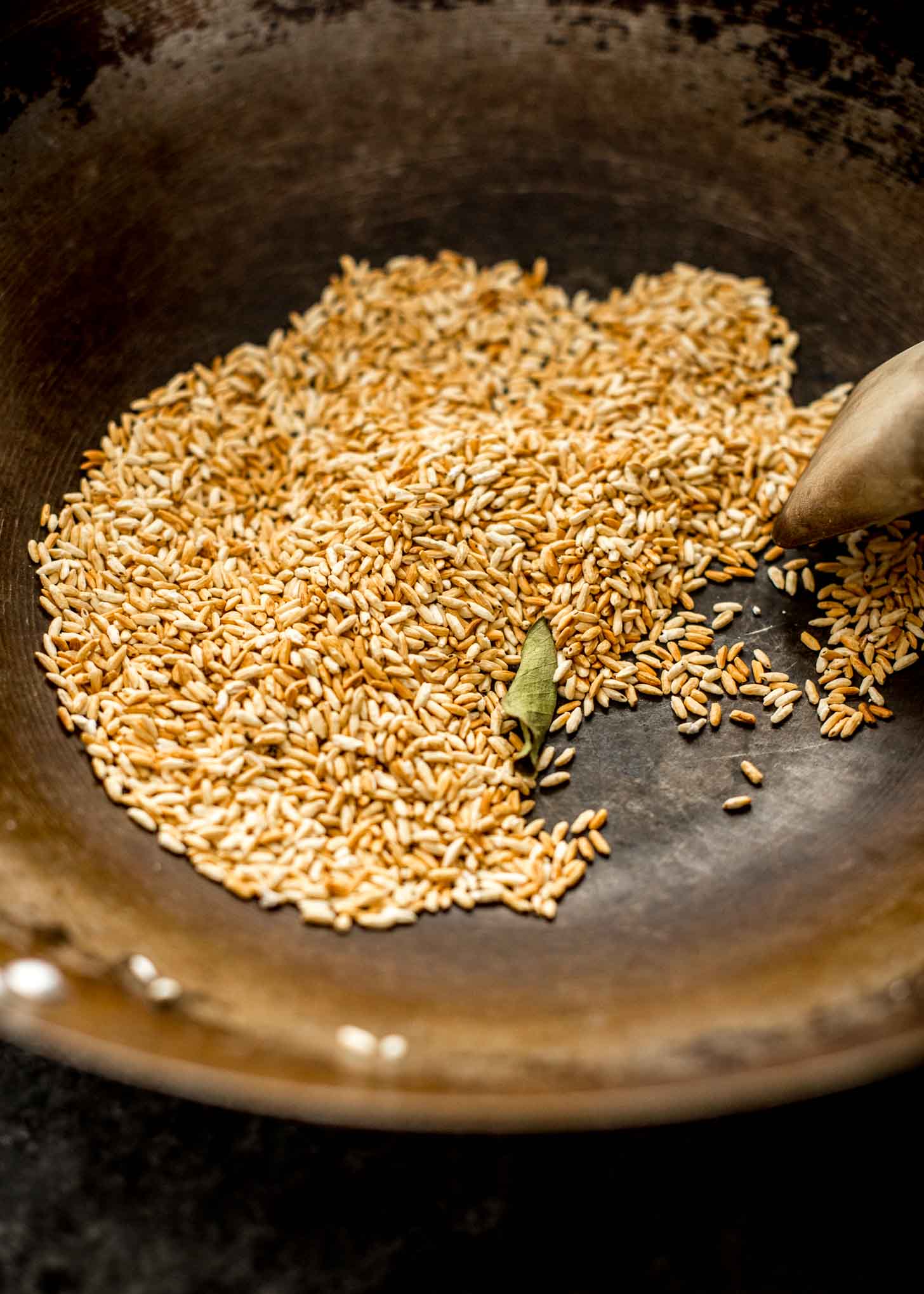How to Make Toasted Rice Powder (Khao Khua)