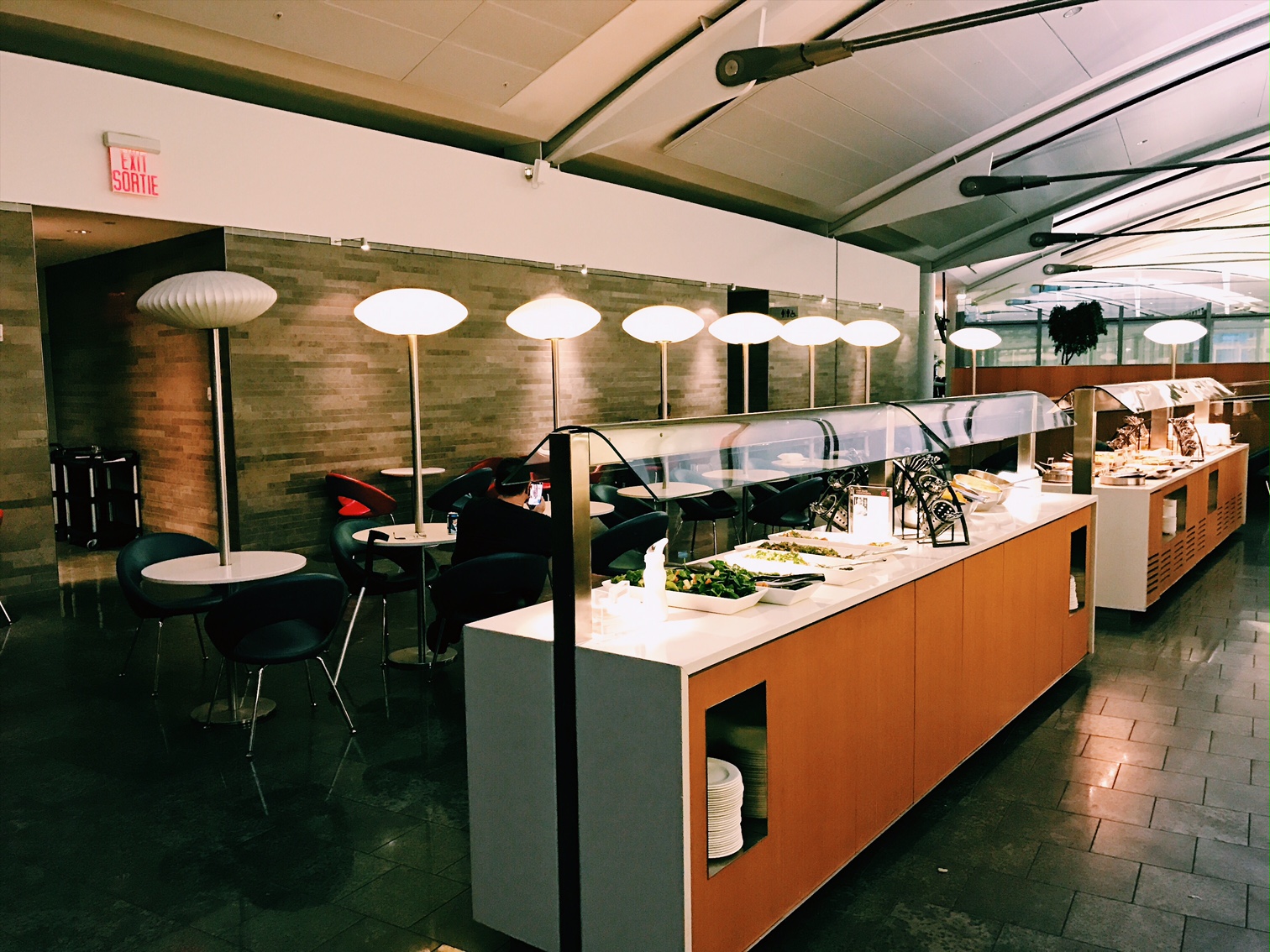 Review Air Canada Maple Leaf Lounge Toronto InsideFlyer DE