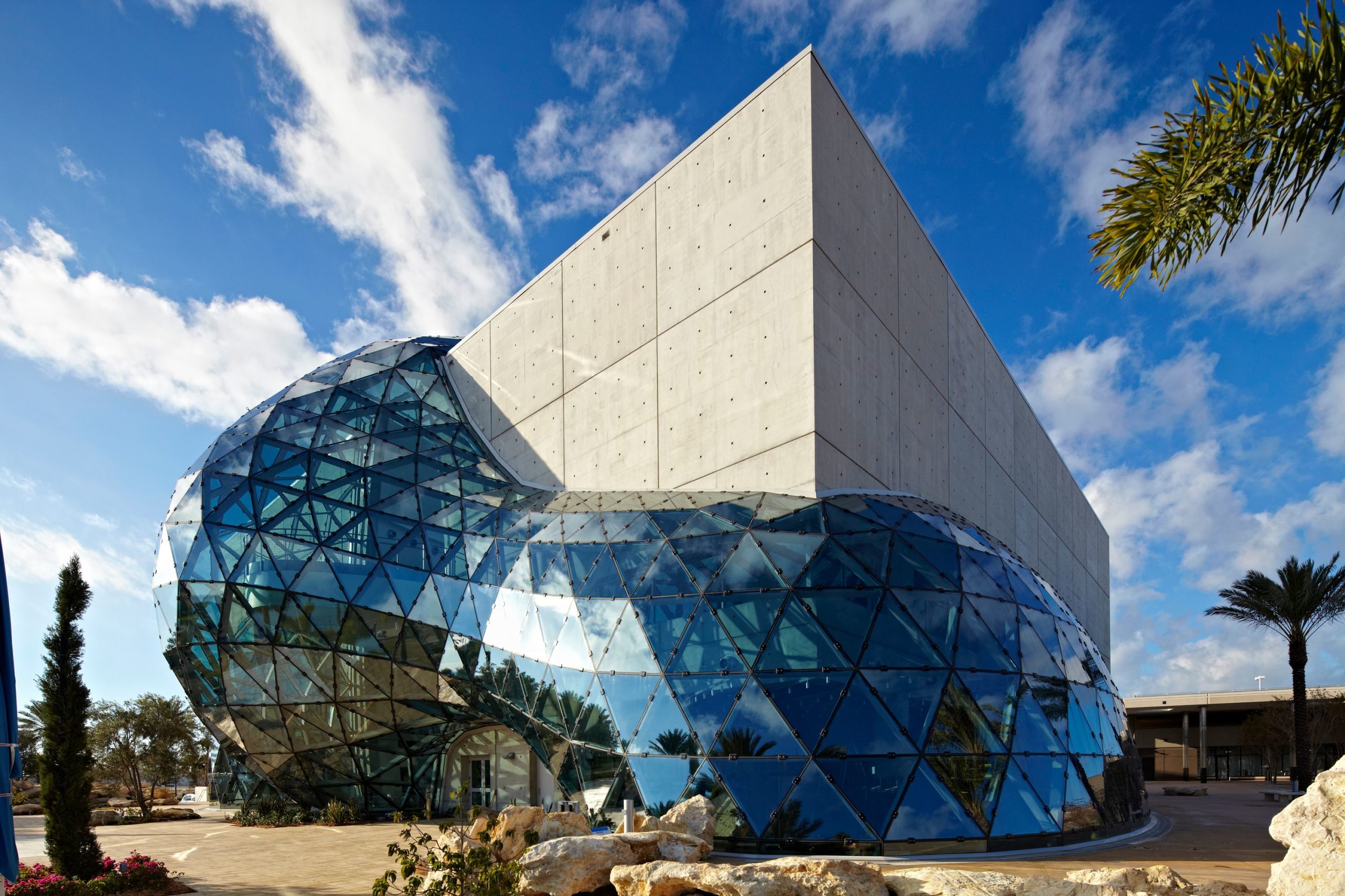 Das architektonisch beeindruckende Dalí Museum in St. Pete/Clearwater