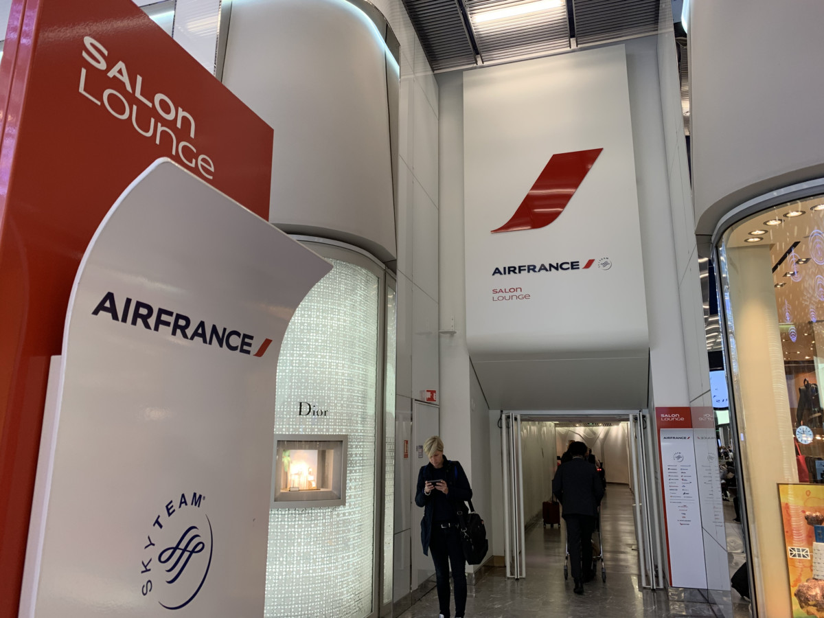 Review Air France Salon Lounge Paris CDG Terminal 2E in Hall M