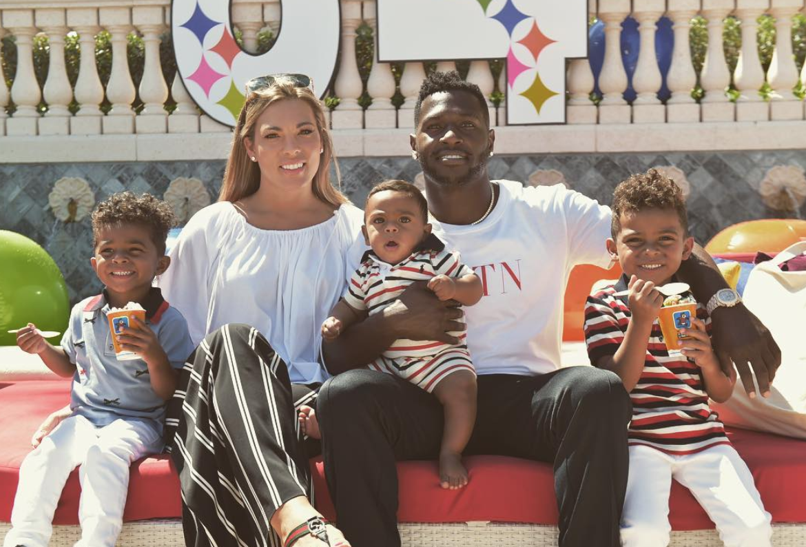 Antonio Brown Uses IG As His Couples Therapy Session inside jamari fox(015)