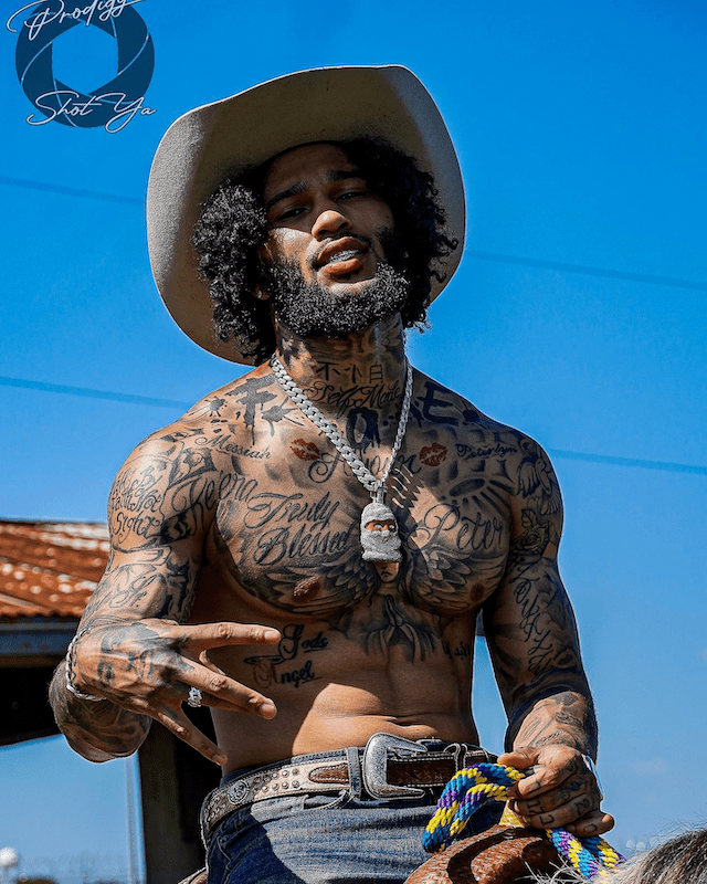 saddle up mocity jaybee so he is good to go | inside jamari fox