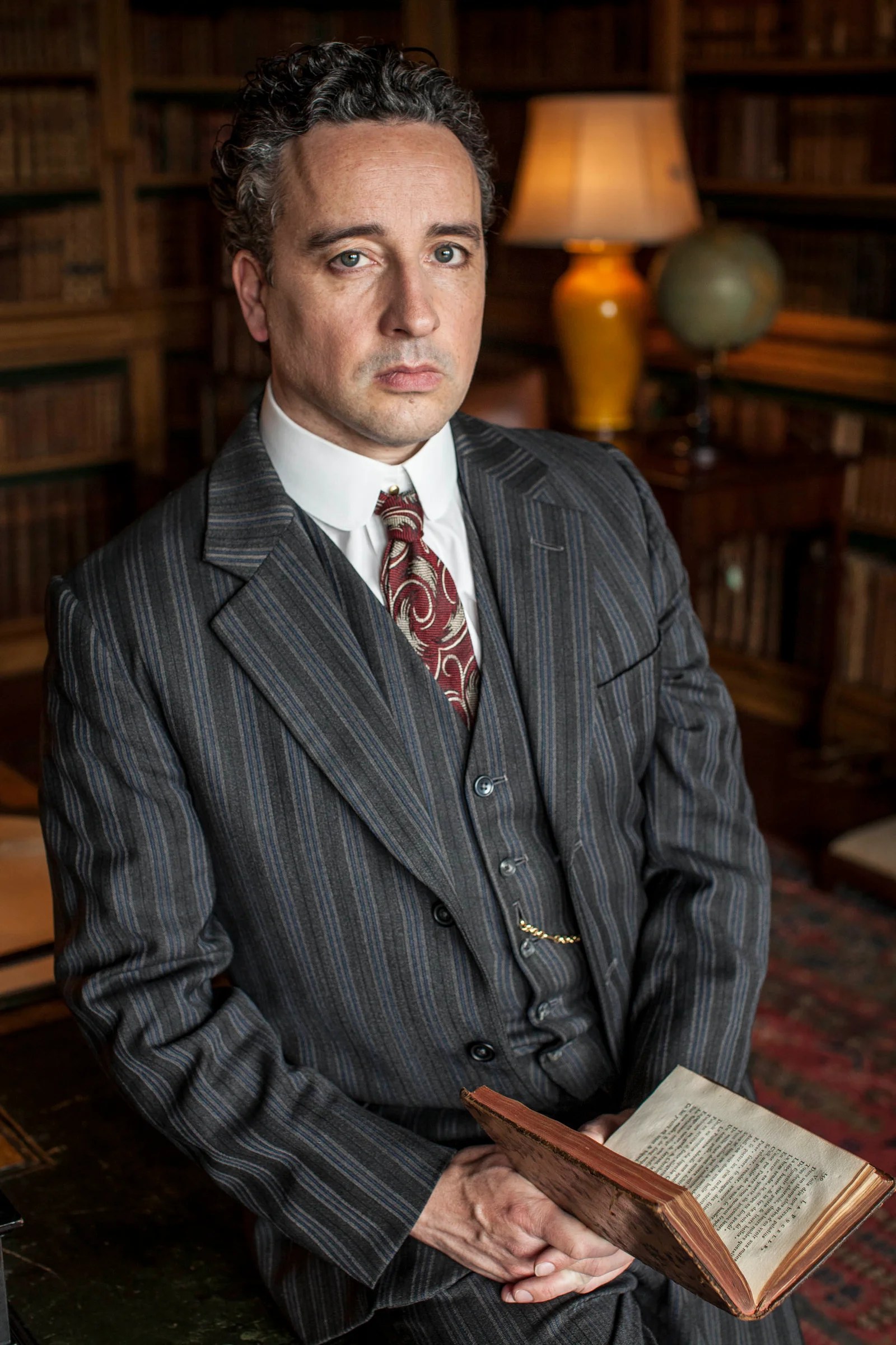 MR_SELFRIDGE_SERIES2_EP1_104 Inside Media Track