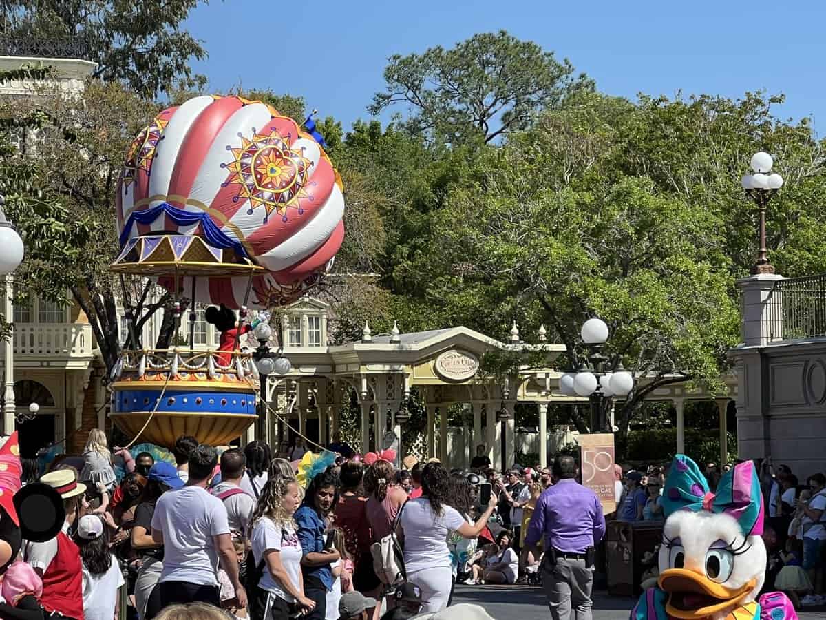 Disney Cast Member Shocks Guests With Absolutely Vulgar Language