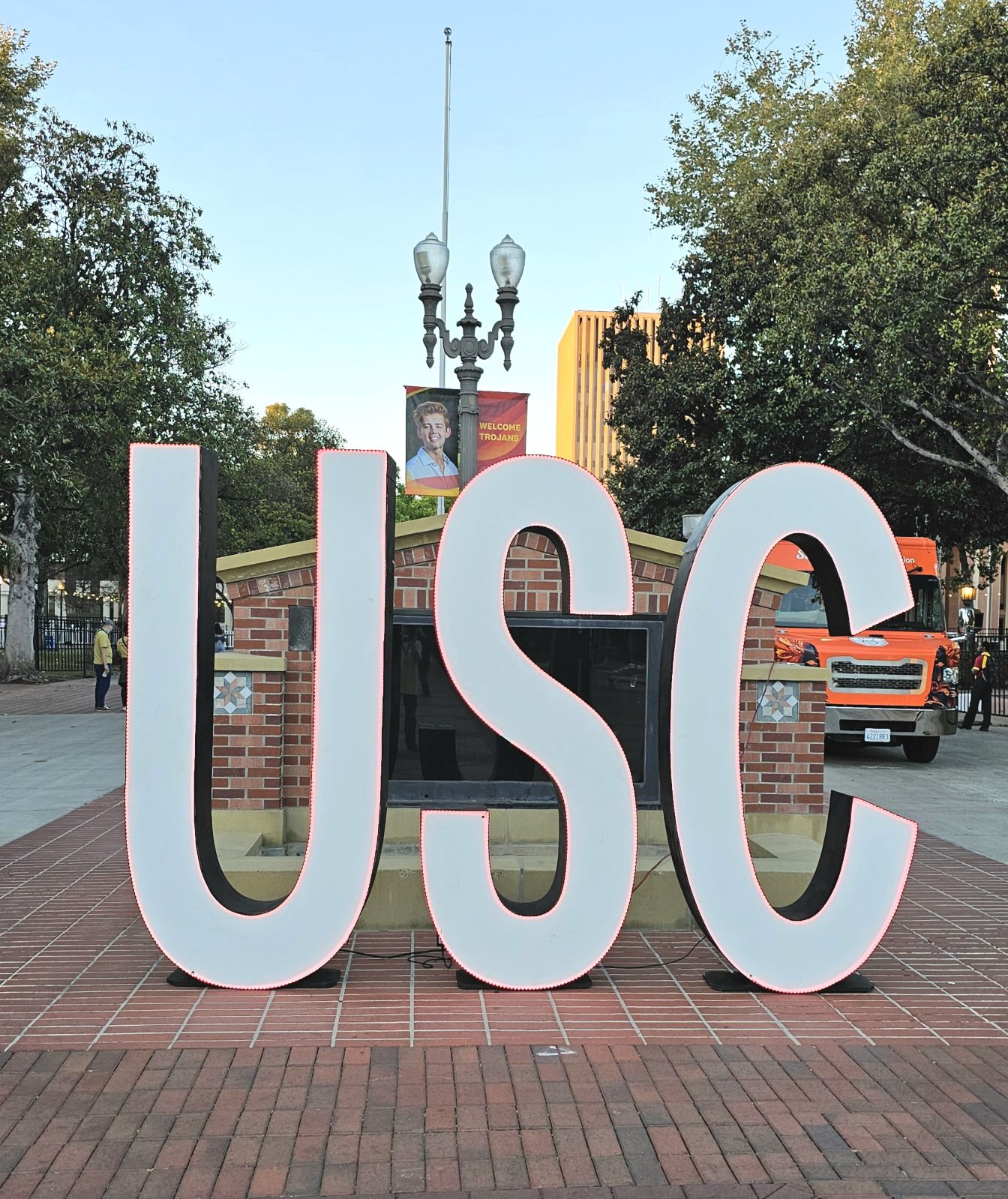 Insideusc With Scott Wolf Inside Usc