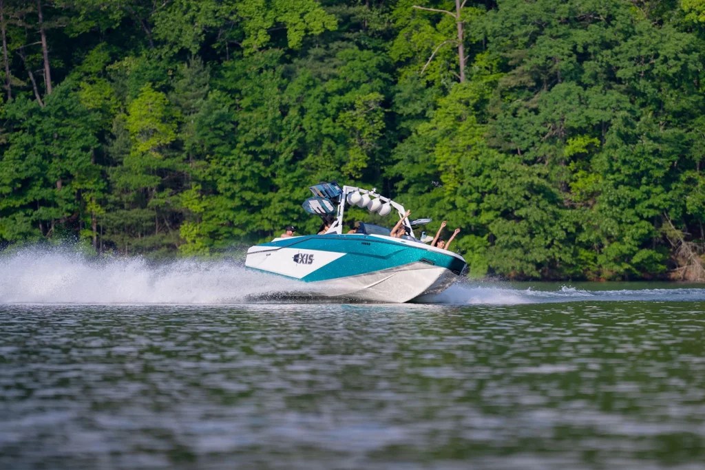 14 Best Boats For Wakesurfing Find Your Perfect Ride! ISM