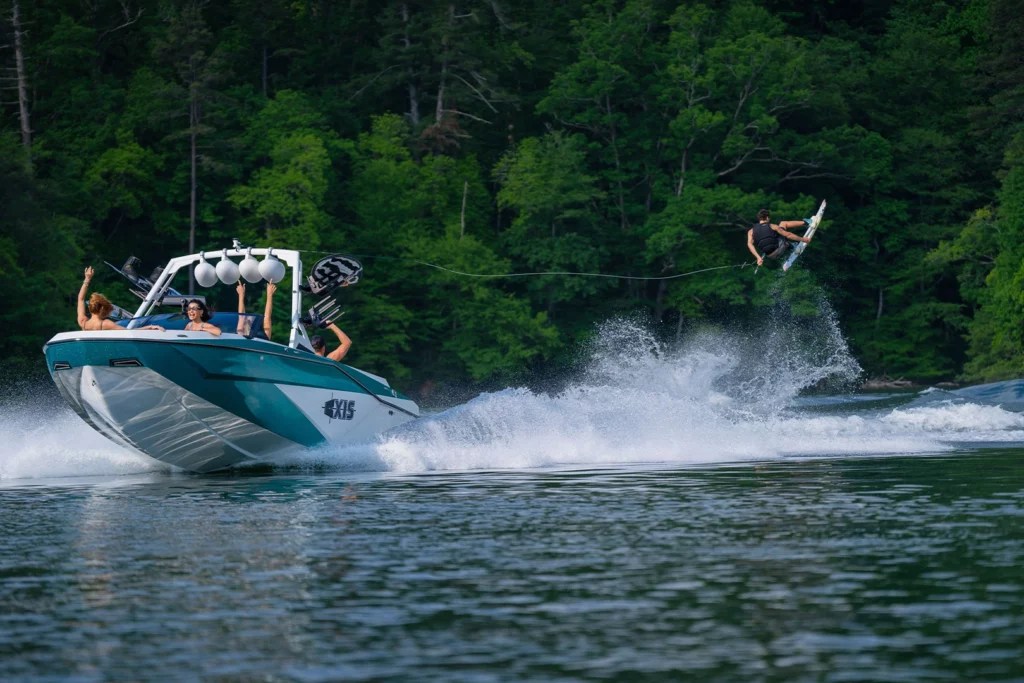 14 Best Boats For Wakesurfing Find Your Perfect Ride! ISM
