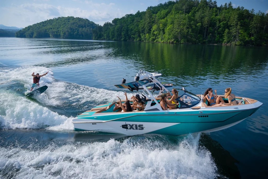 14 Best Boats For Wakesurfing Find Your Perfect Ride! ISM