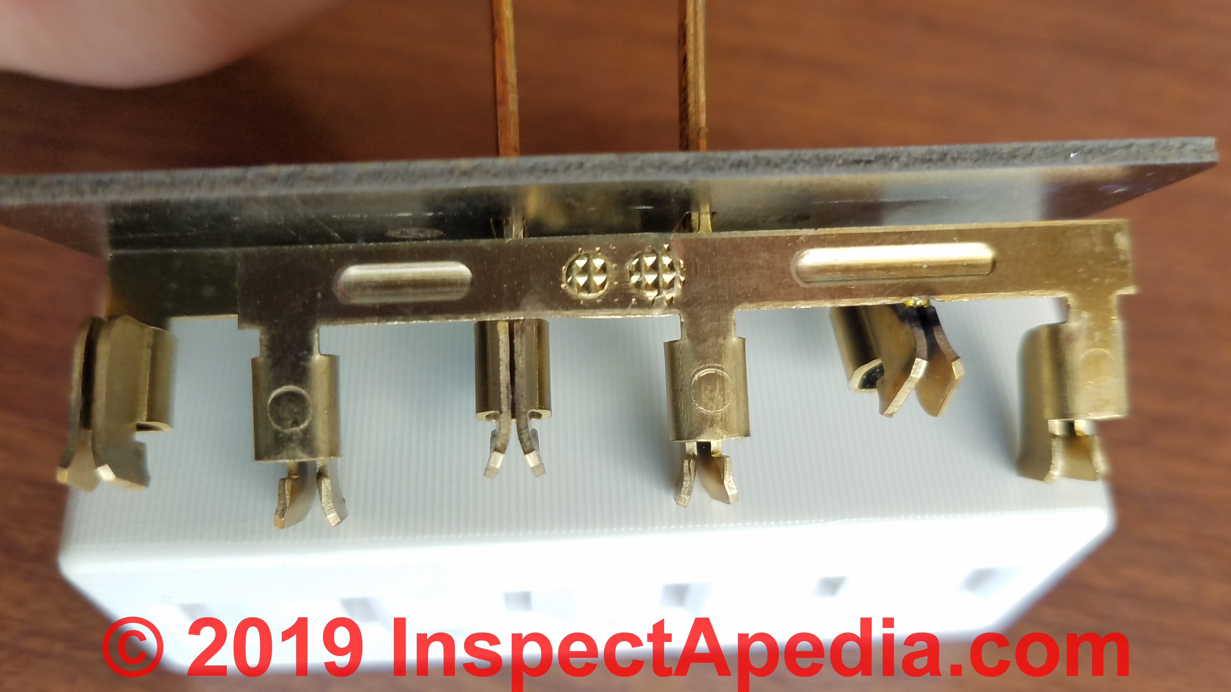 Electrical Wall Plug Adapters, Gang Adapters & Power Strips & Surge