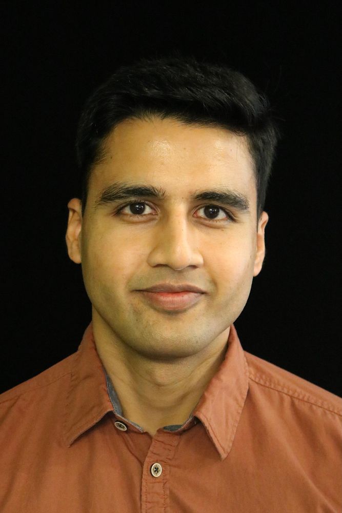 Car Infotainment vs. Apple CarPlay Who's Winning the Battle for Your