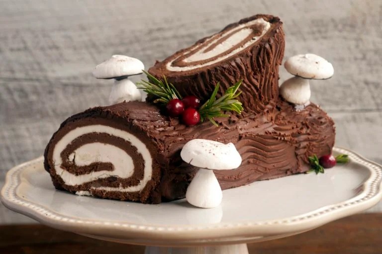 Buche de Noel (Yule Log Cake), A Delicious "Woody Pieces