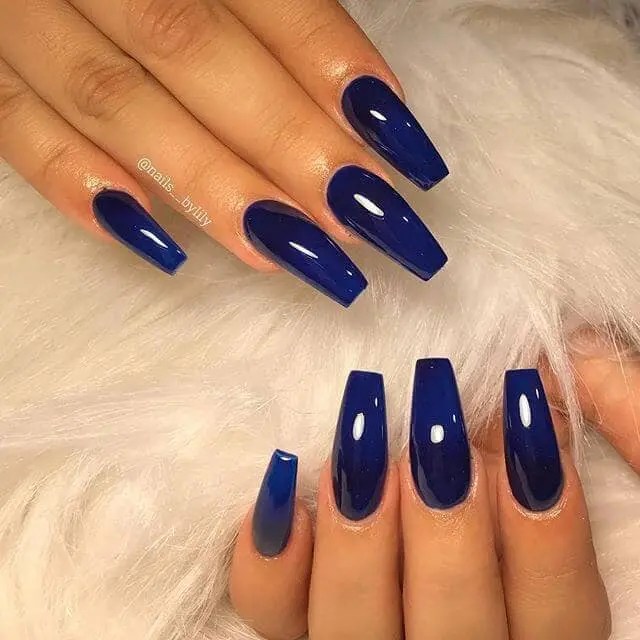 15 Amazing Midnight Blue Nails For an Elegant Look