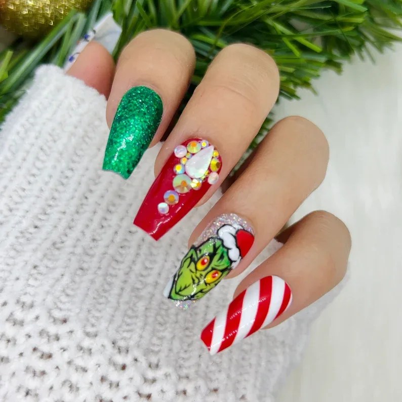 20+ Amazing Festive Grinch Nails For The Holiday Inspired Beauty