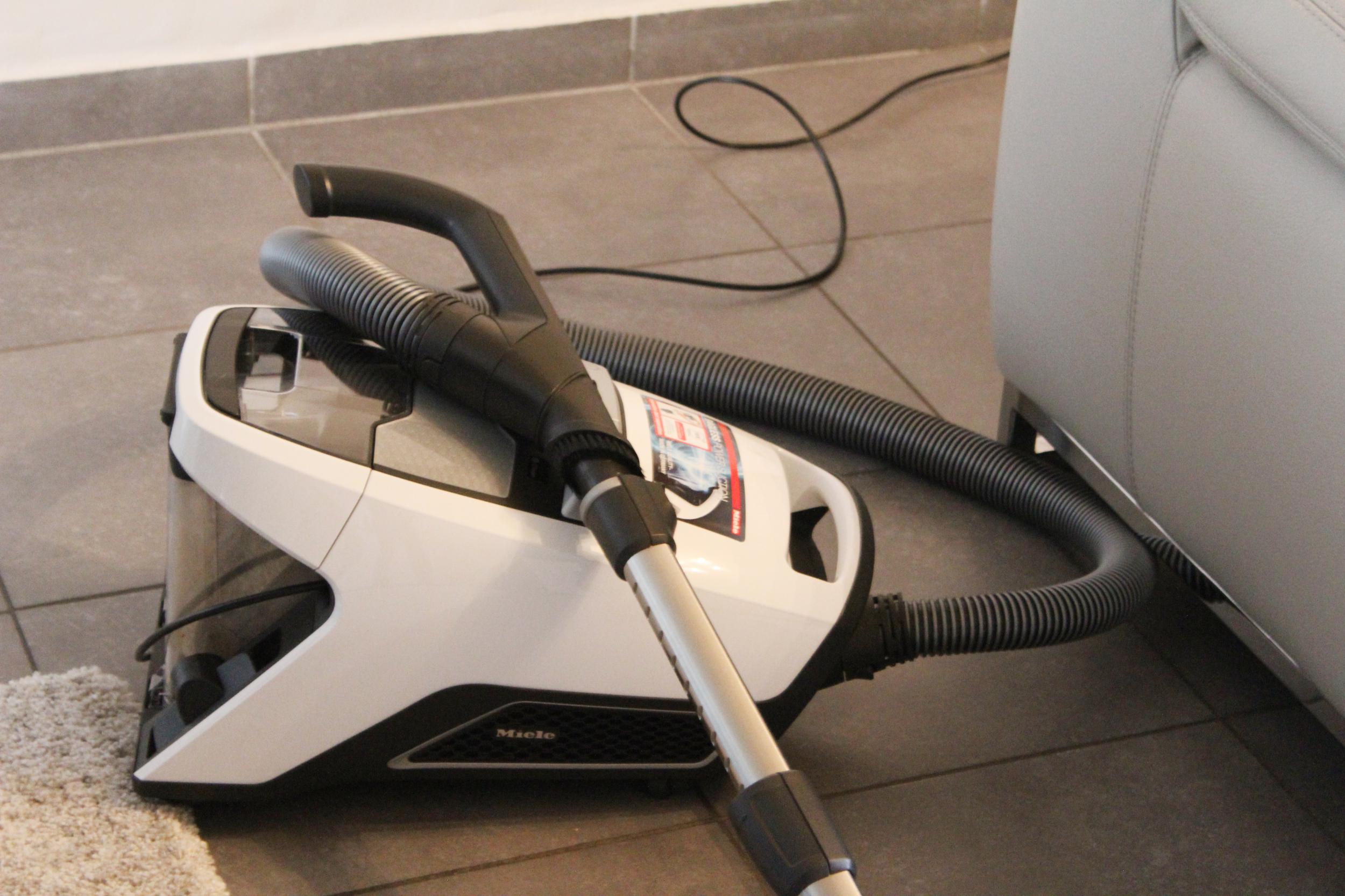 Rolling over the vacuum cord r/NoStupidQuestions