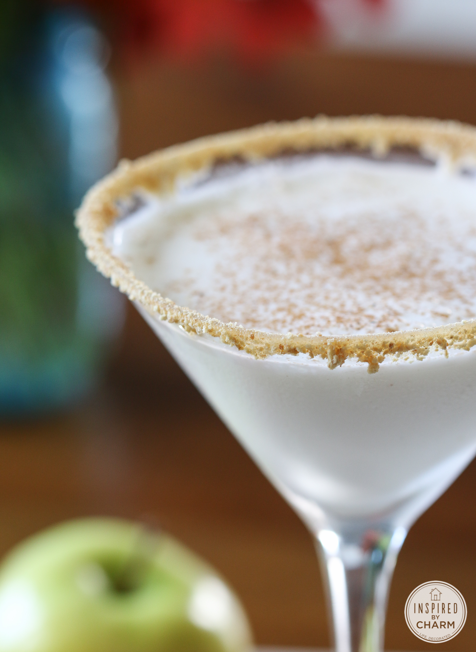 Caramel Apple Pie Martini delcious fall cocktail recipe
