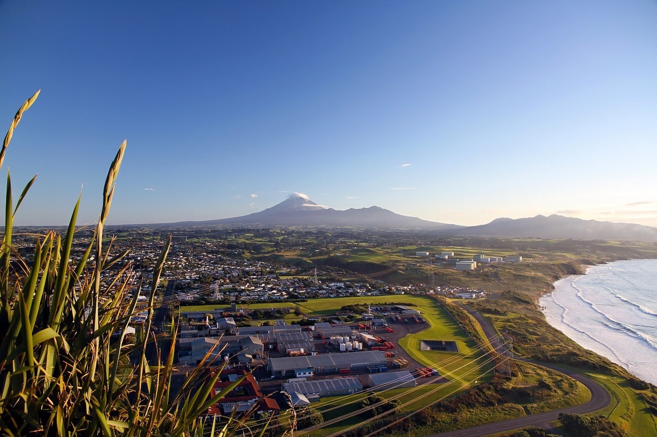 12 Fun Things To Do In Taranaki Nature, Art, Food + Hipster Charm