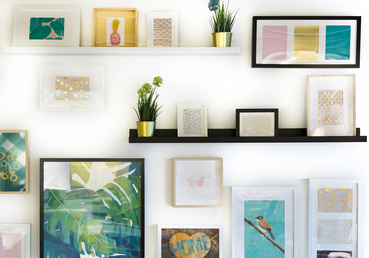 Seven Piece White Picture Frame Set, White Display Mats (622FSET01S07Y