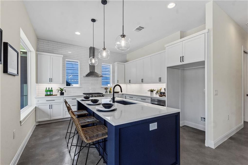 Vacant Staging Downtown Austin New Build Inspire Redesign