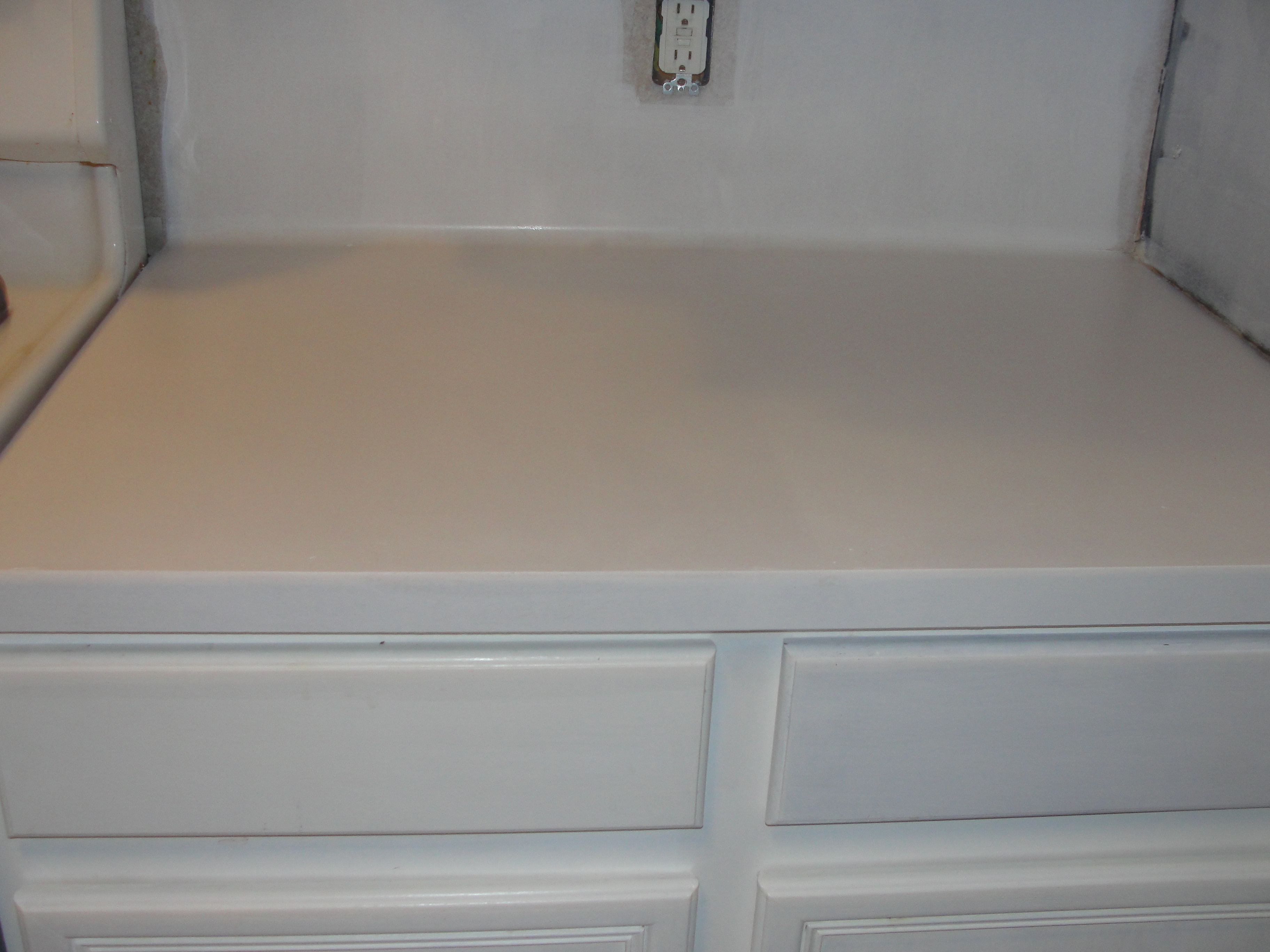 DIY Kitchen Updates in a Budget You CAN Paint Laminate Countertops
