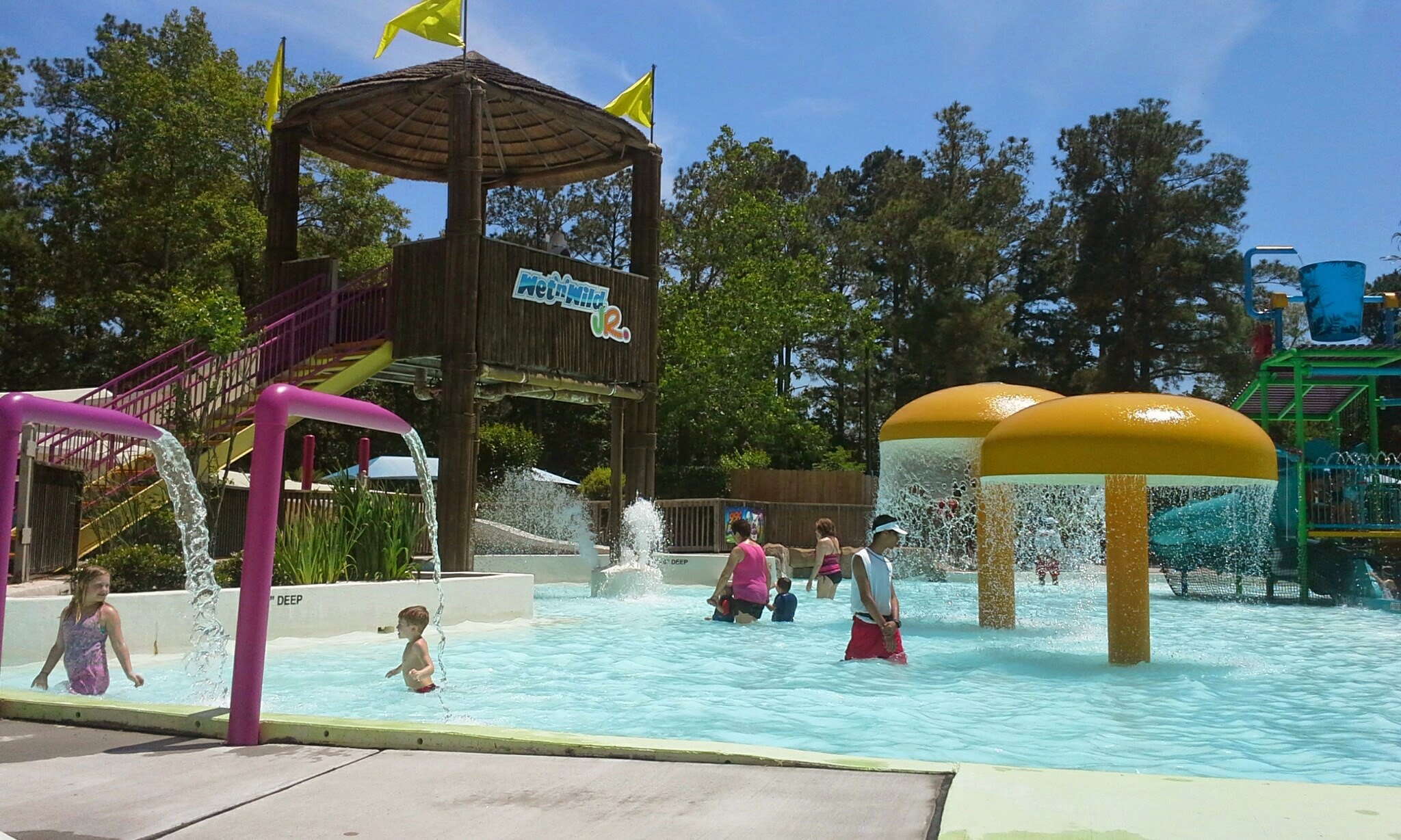 Wet ‘n’ Wild SplashTown Houston for Family Friendly Fun