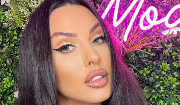 Alice Goodwin InstaBiography | Instagram Biography