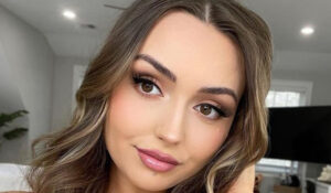 Julia Raleigh InstaBiography | Instagram Biography