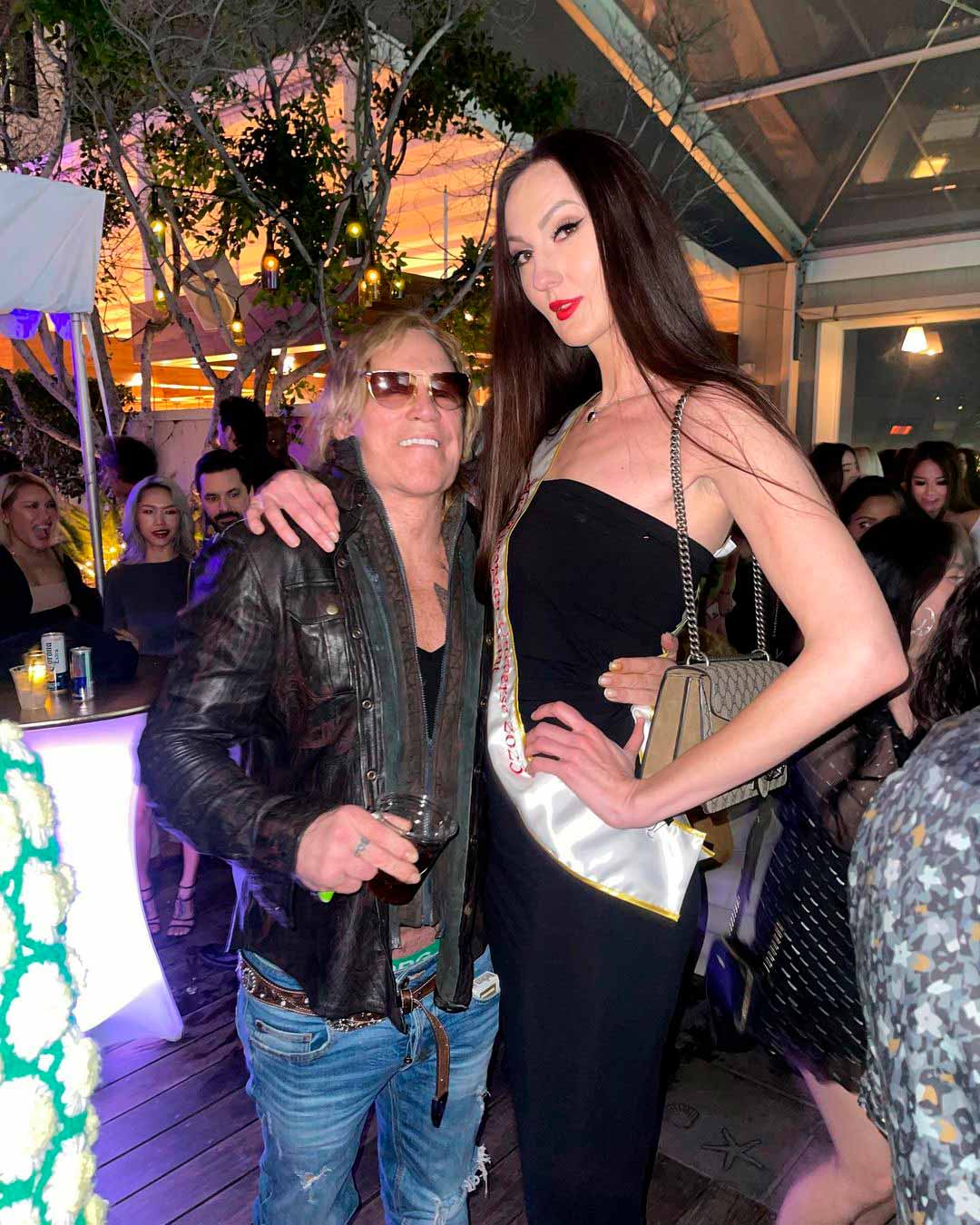 Conheça Ekaterina Lisina a 'modelo mais alta do mundo'