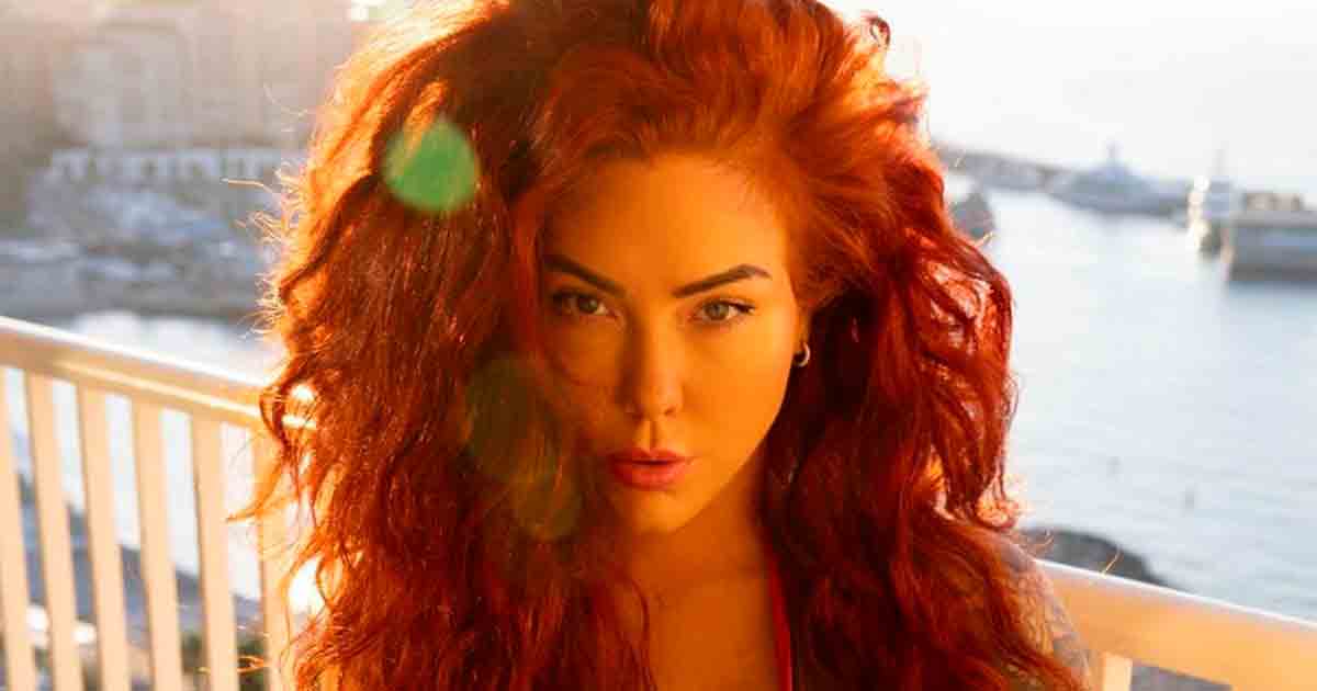 Realitystjerner poserer i bikini på Ibiza og får fansen til å miste pusten