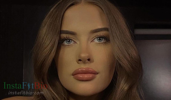 Brooke Schofield - Bio, Age, Height, Wiki | Models Biography