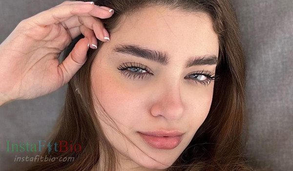 Laura Sahar - Bio, Age, Height, Wiki, 😍 | Models Biography