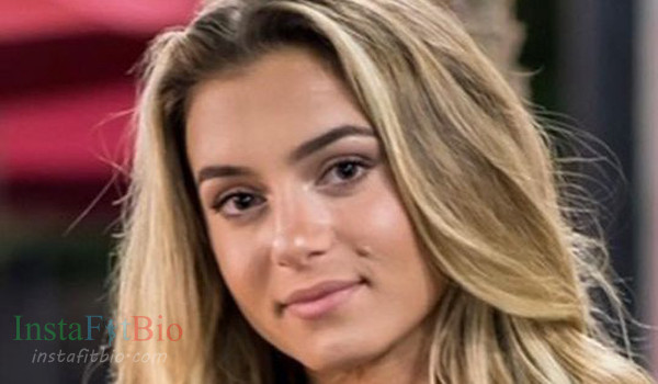 Athena Pariss - Bio, Age, Height, Wiki | Models Biography