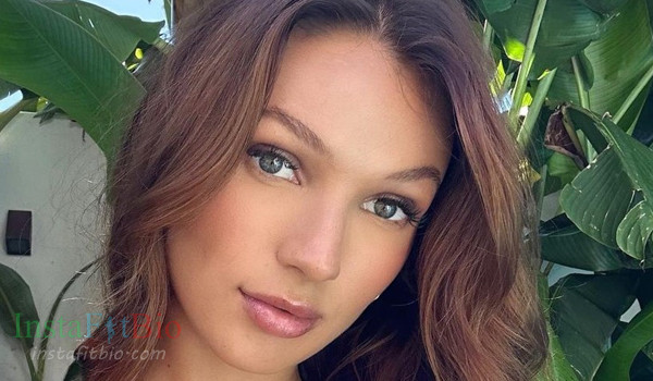 Grace WearsLace #InstaFitBio | Models Biography