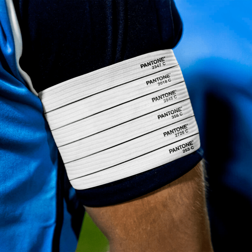 Pantone code armband a clever solution for OneLove support