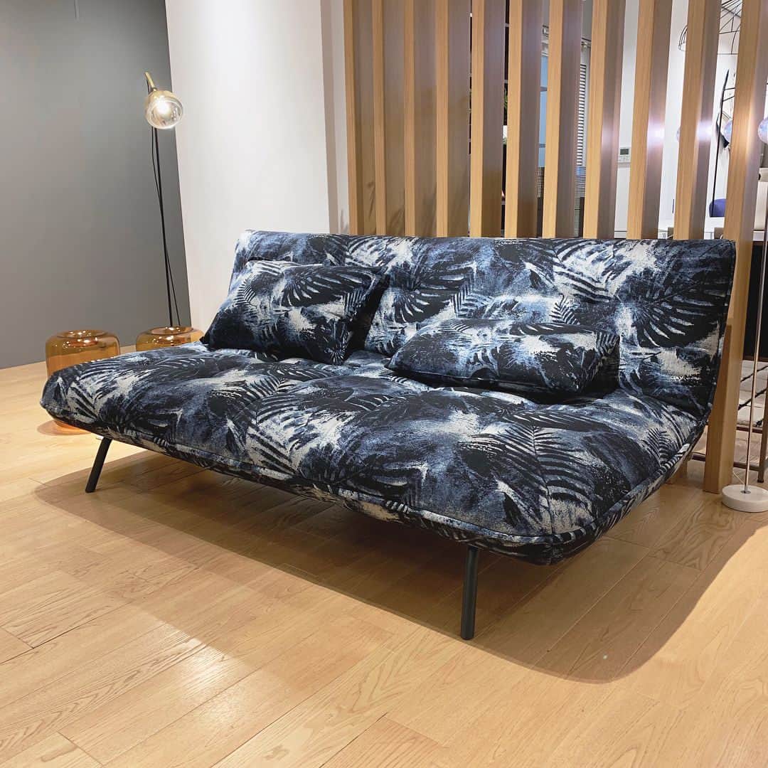 ligne roset shopさんのインスタグラム写真 (ligne roset shopInstagram)「銀座店ではソファベッドの