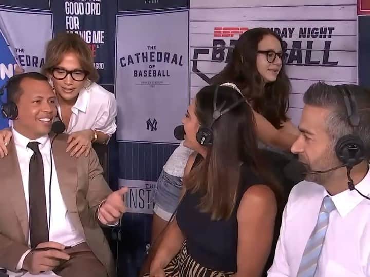 espnさんのインスタグラム動画 (espnInstagram)「JLo snuck on set to surprise ARod