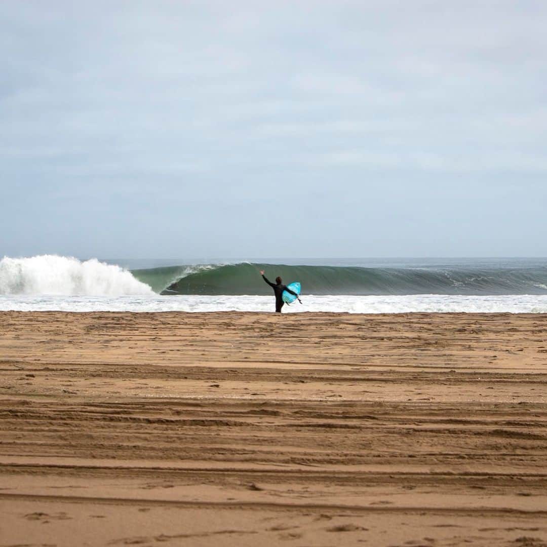 surflineさんのインスタグラム写真 (surflineInstagram)「Skeleton Bay is back — and