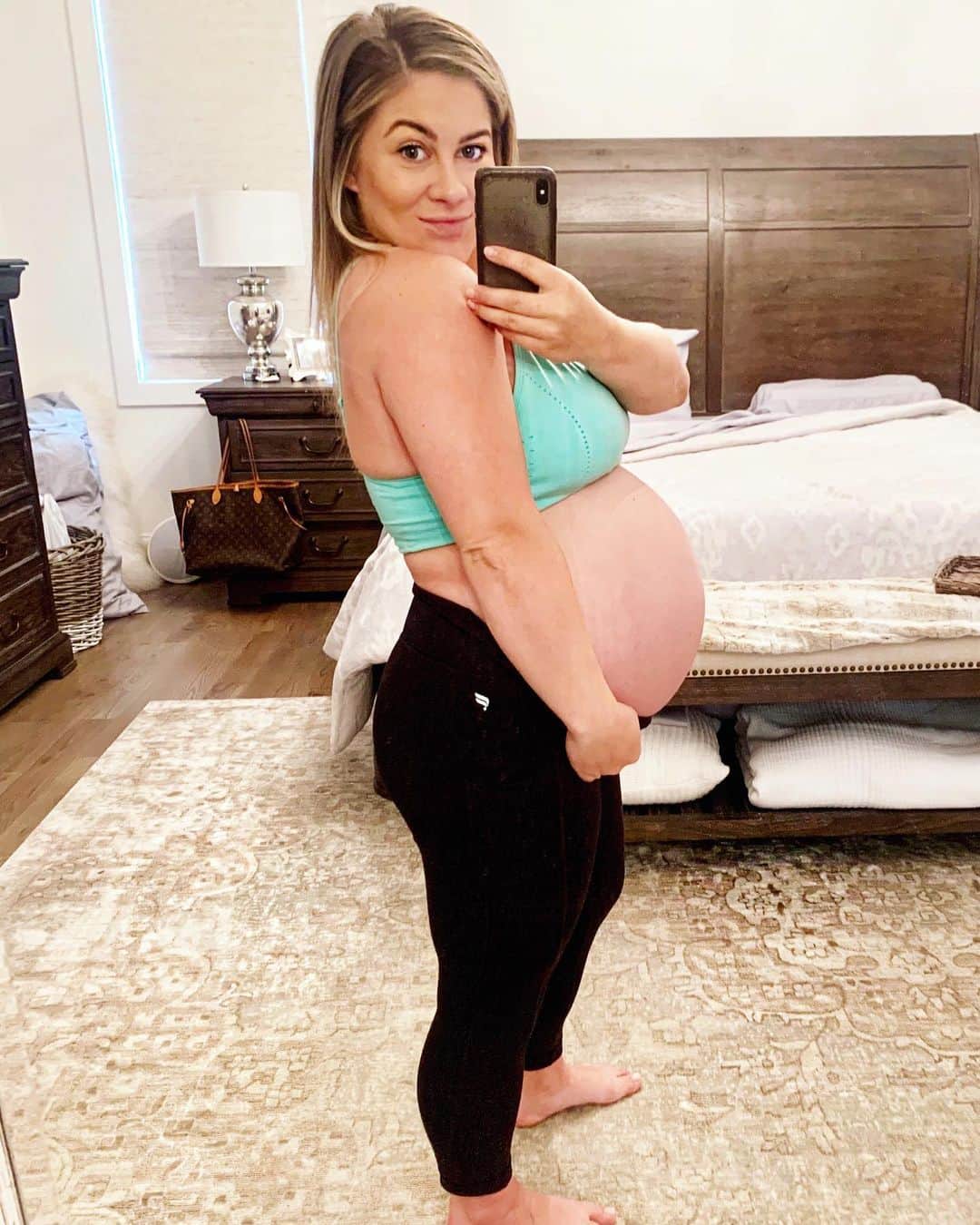 ショーン・ジョンソンさんのインスタグラム写真 (ショーン・ジョンソンInstagram)「Holy crap things are