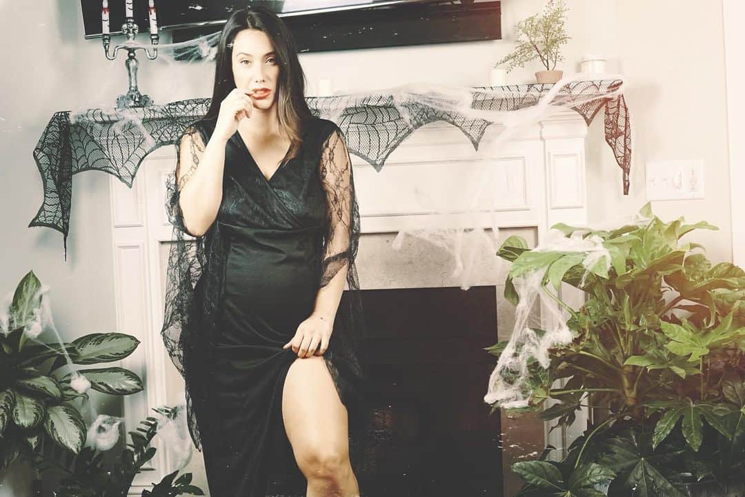 Eva Loviaさんのインスタグラム写真 - (Eva LoviaInstagram)「The pregnant version of