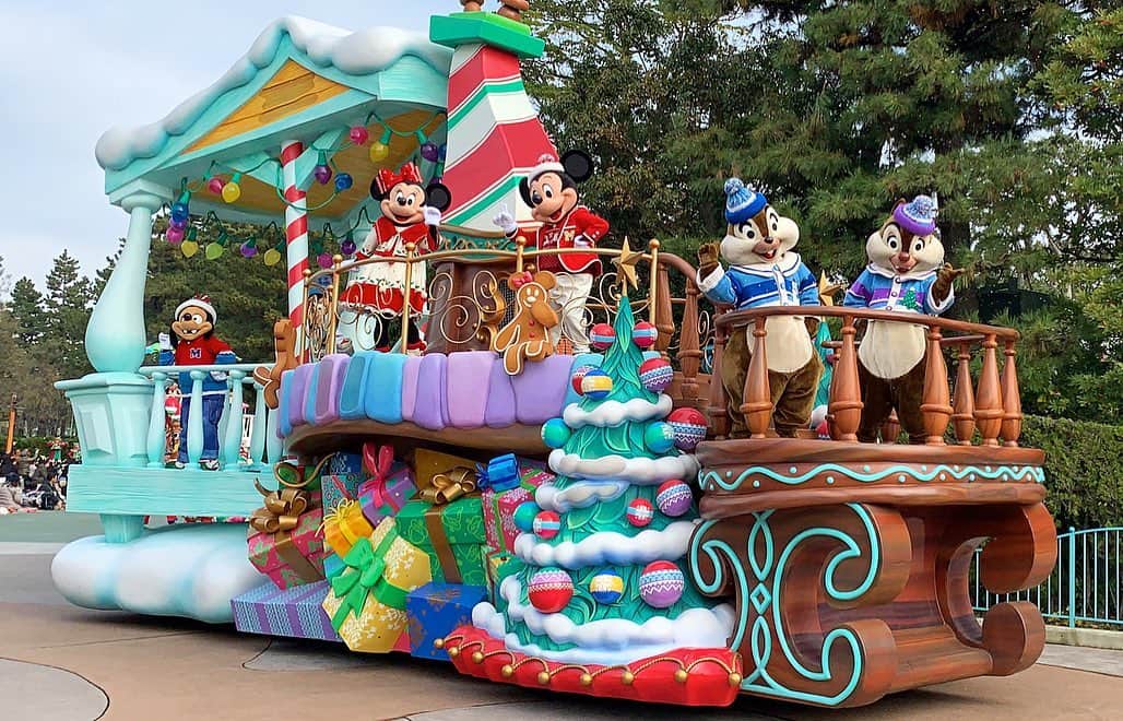 Yukaさんのインスタグラム写真 (YukaInstagram)「⭐️ディズニークリスマスストリーズ⭐️ ランドのパレード大大大大好き🥺