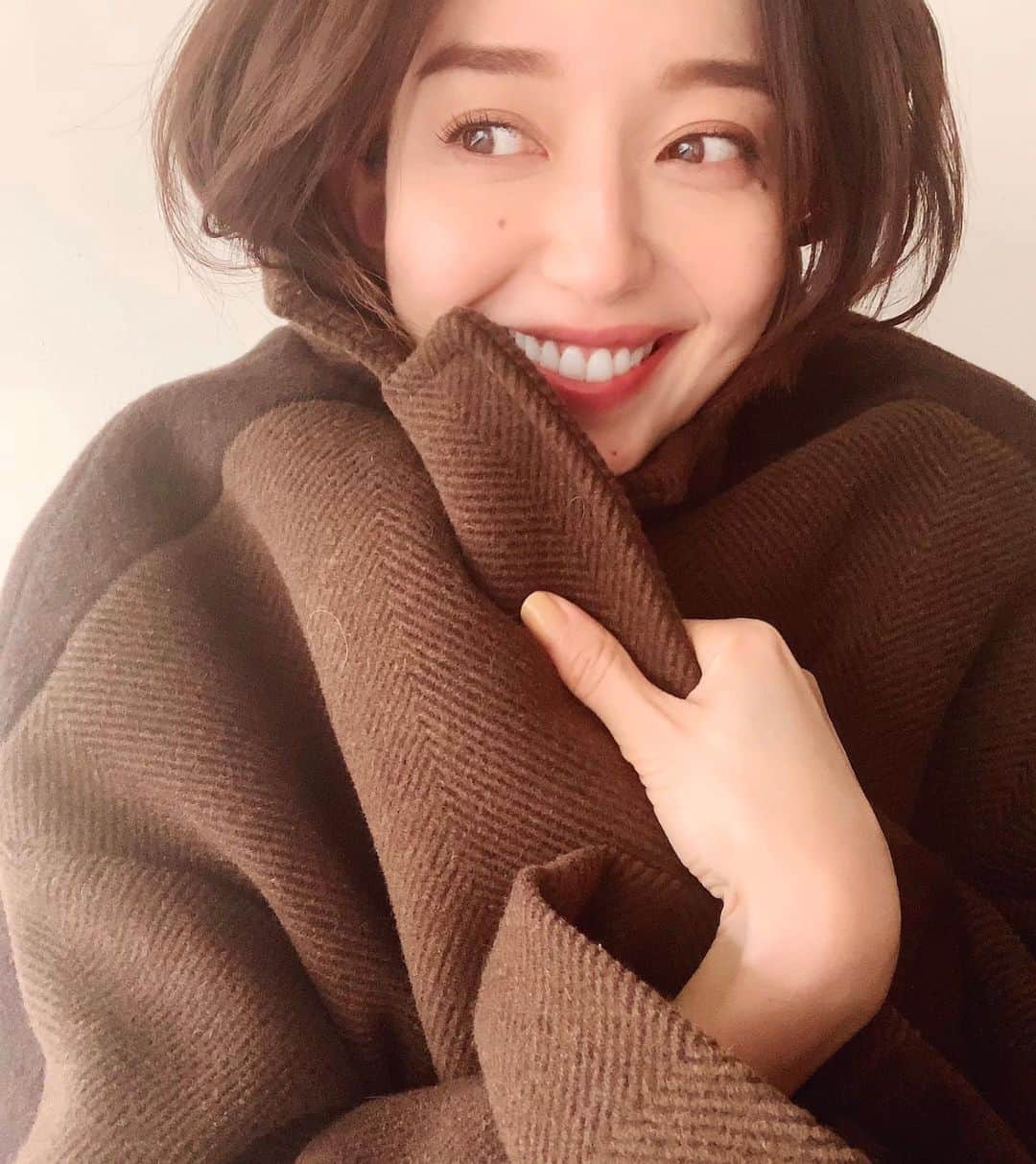 松島花さんのインスタグラム写真 (松島花Instagram)「 🤍Outfit🤍 今日のロケ寒かった〜🥶📷 撮影終わって biotop