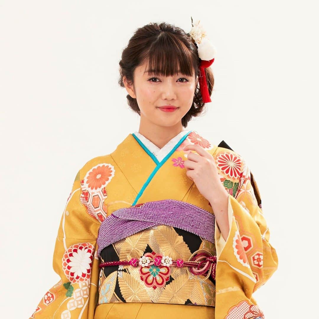 京都きもの友禅【公式】さんのインスタグラム写真 (京都きもの友禅【公式】Instagram)「丸みを帯びた菊やてまり柄がポップでレトロな