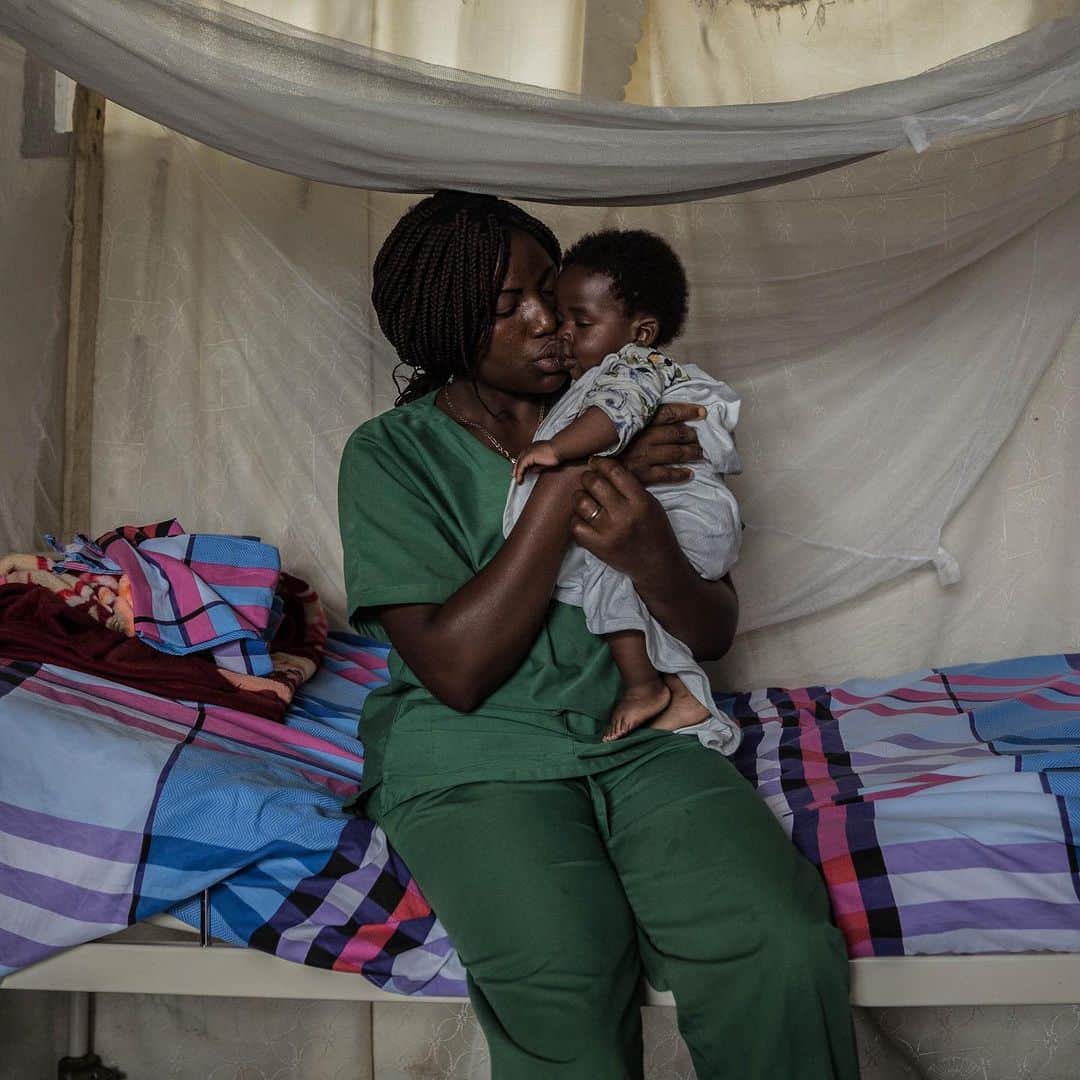 ニューヨーク・タイムズさんのインスタグラム写真 (ニューヨーク・タイムズInstagram)「An Ebola doctor killed