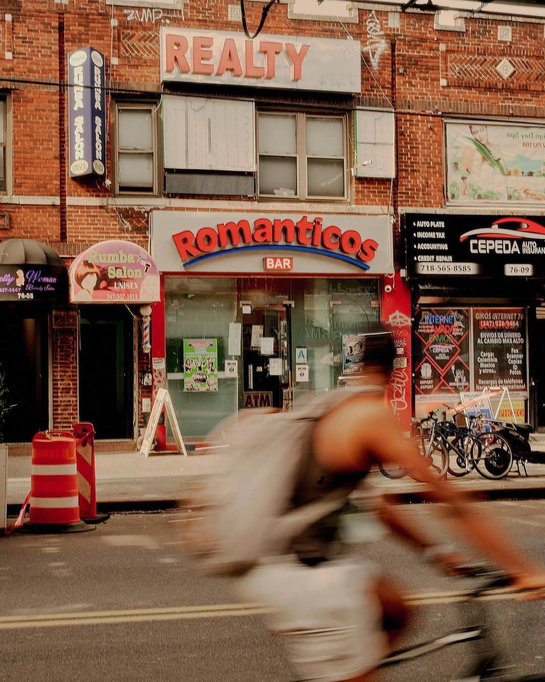 ニューヨーク・タイムズさんのインスタグラム写真 (ニューヨーク・タイムズInstagram)「Jackson Heights in