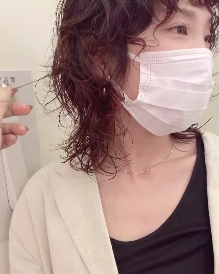 YUMIKOさんのインスタグラム動画 (YUMIKOInstagram)「BIKAKUパーマで 質感も良いです ︎ ホリスティック