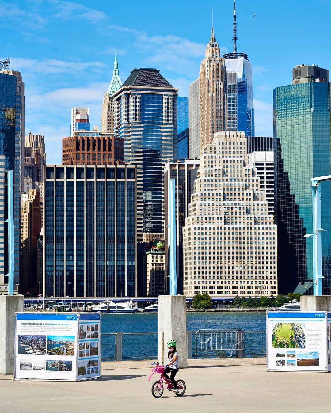 ニューヨーク・タイムズさんのインスタグラム写真 (ニューヨーク・タイムズInstagram)「Photoville, the popup