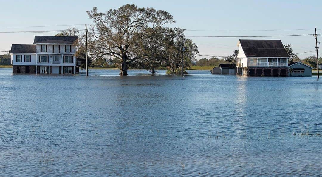 NBC Newsさんのインスタグラム写真 (NBC NewsInstagram)「Flood waters surround houses